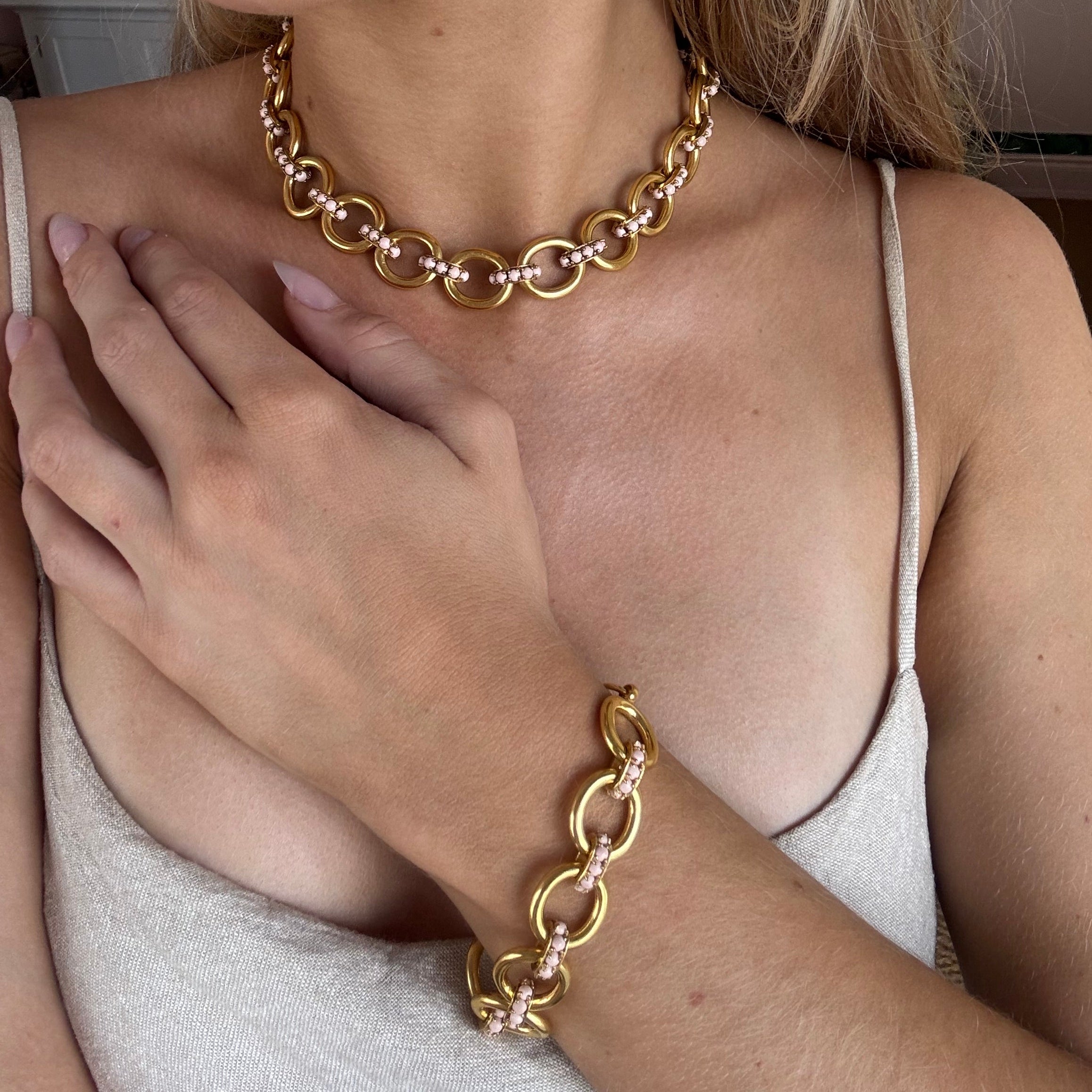 Chunky Link Gold Necklace With Coral: The Nicola