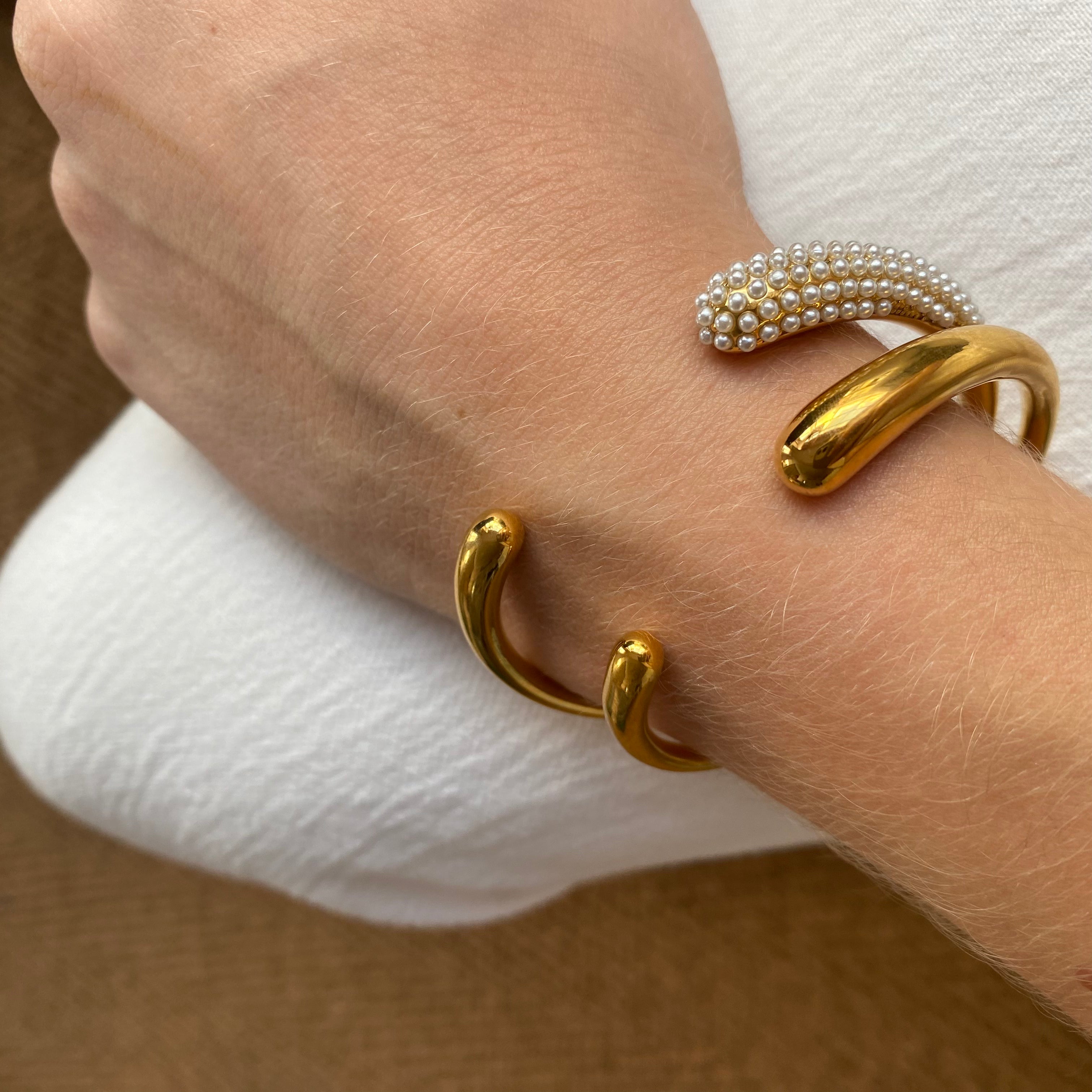 THE KEELY (Pearl) Bracelets Jimena Alejandra