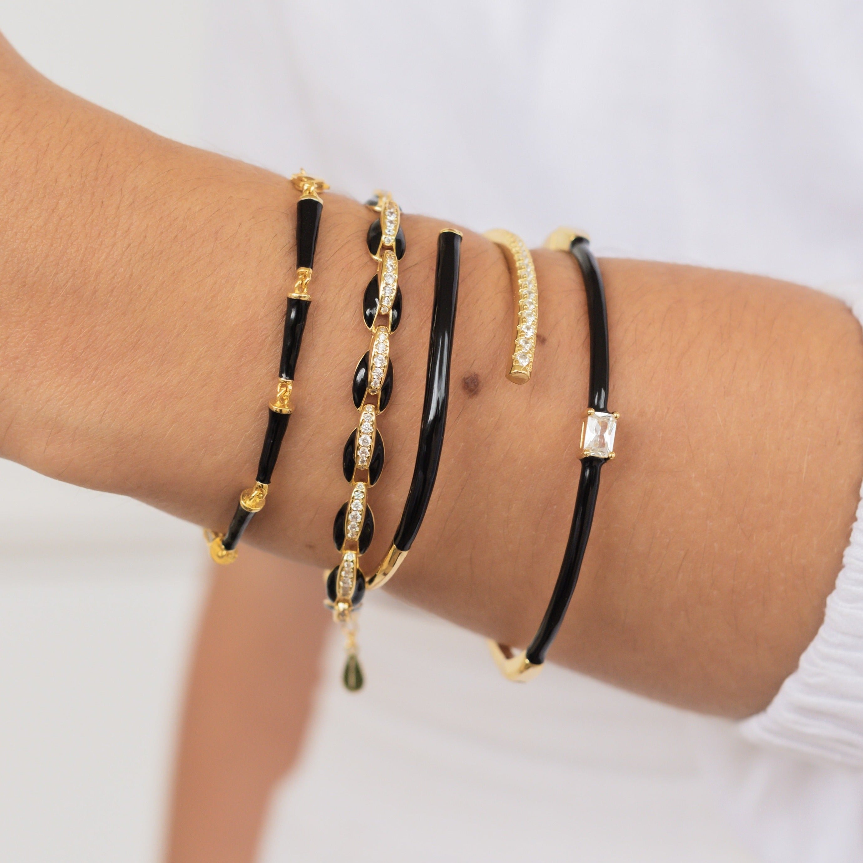 THE CAIA (Black) Jimena Alejandra