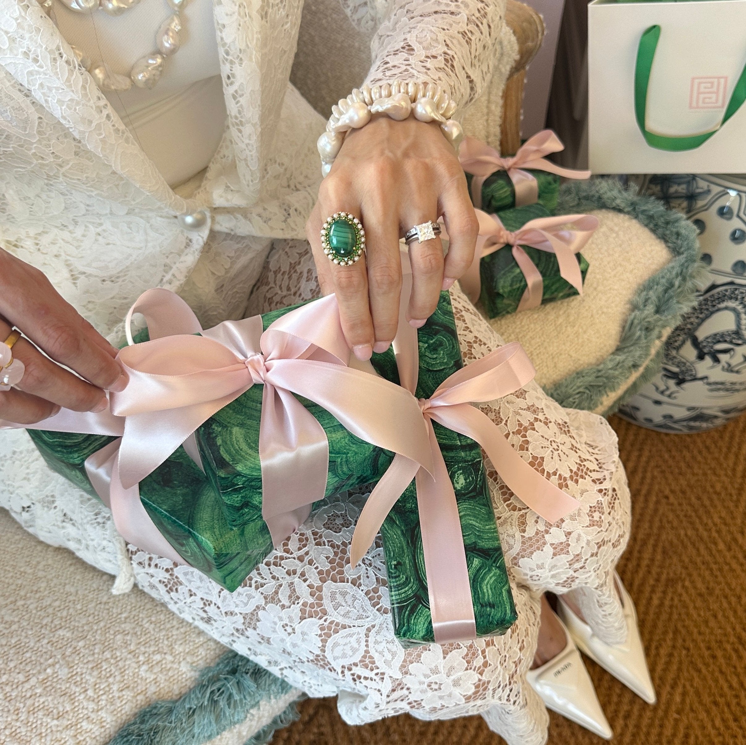 Luxury Gift Wrapping & Ribbon (1 box)